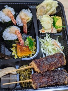 名古屋味噌カツ&コロッケ弁当天むす入り